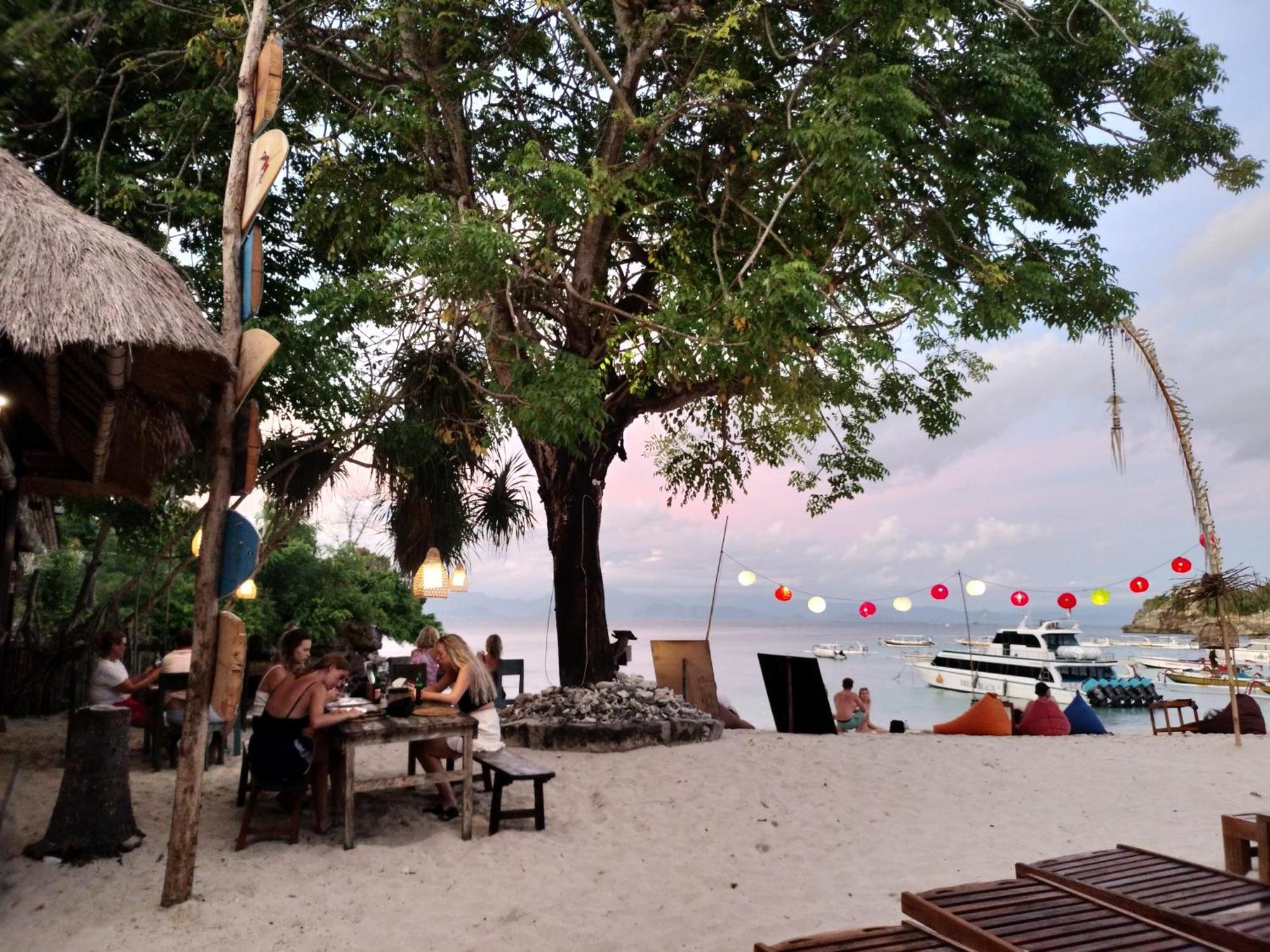 Molamola House Hotel นูซาเลมโบงัน ภายนอก รูปภาพ